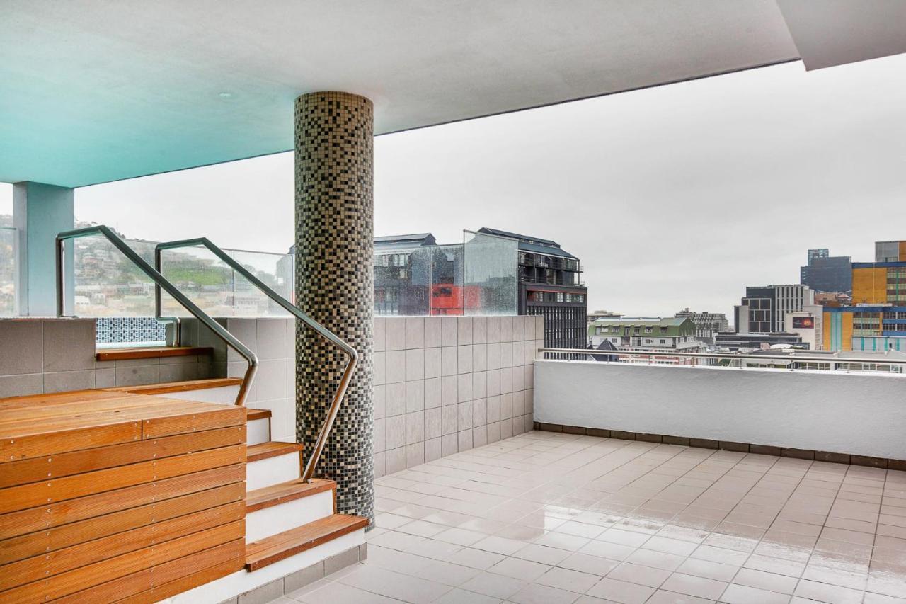 Backup-Powered Colourfull City Balcony Apartment Κέιπ Τάουν Εξωτερικό φωτογραφία