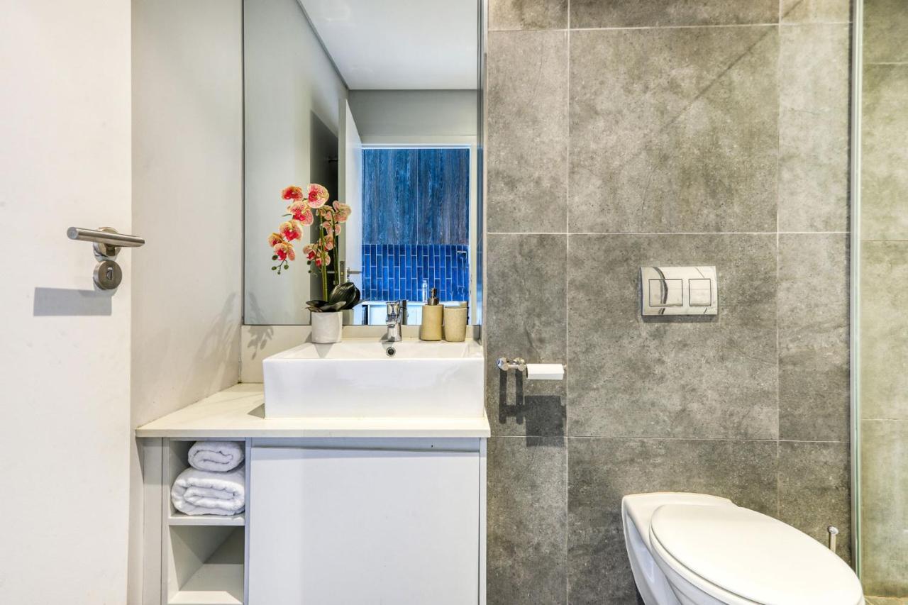 Backup-Powered Colourfull City Balcony Apartment Κέιπ Τάουν Εξωτερικό φωτογραφία