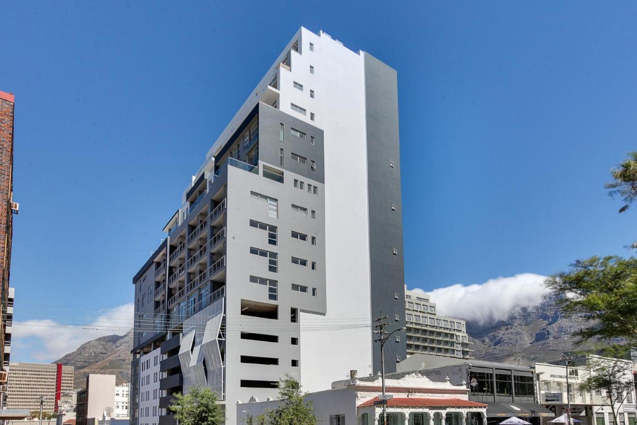 Backup-Powered Colourfull City Balcony Apartment Κέιπ Τάουν Εξωτερικό φωτογραφία