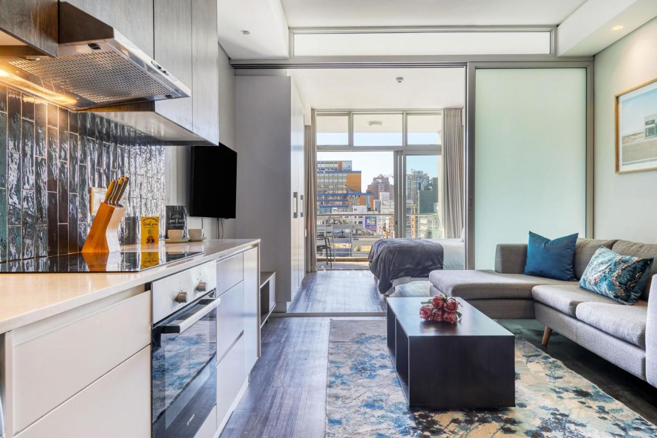 Backup-Powered Colourfull City Balcony Apartment Κέιπ Τάουν Εξωτερικό φωτογραφία