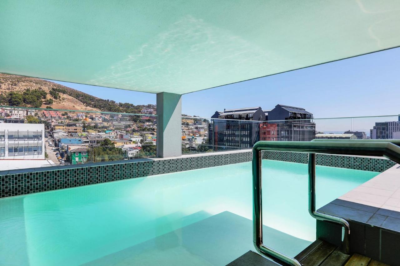 Backup-Powered Colourfull City Balcony Apartment Κέιπ Τάουν Εξωτερικό φωτογραφία