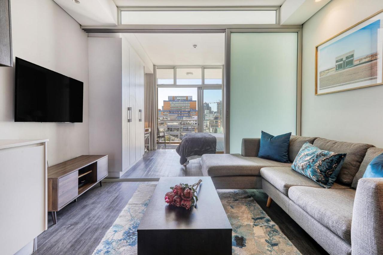 Backup-Powered Colourfull City Balcony Apartment Κέιπ Τάουν Εξωτερικό φωτογραφία
